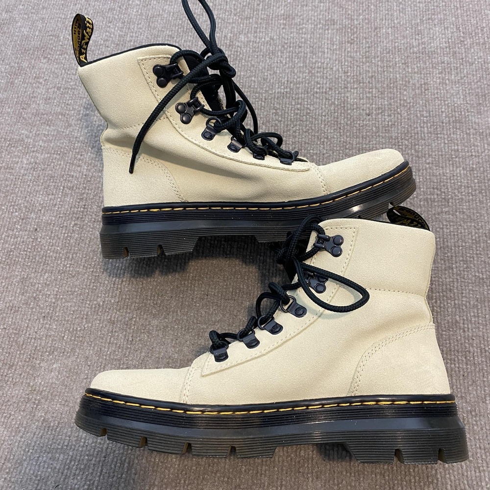 Dr. Martens Combs W Boots Womens Size 8 Beige Synthetic Ankle Combat Lace Up Y2K - Picture 3 of 10